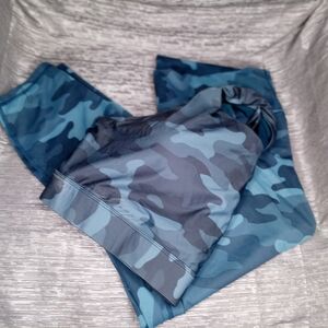Fabletics Navy Camouflage Workout Set 3x
